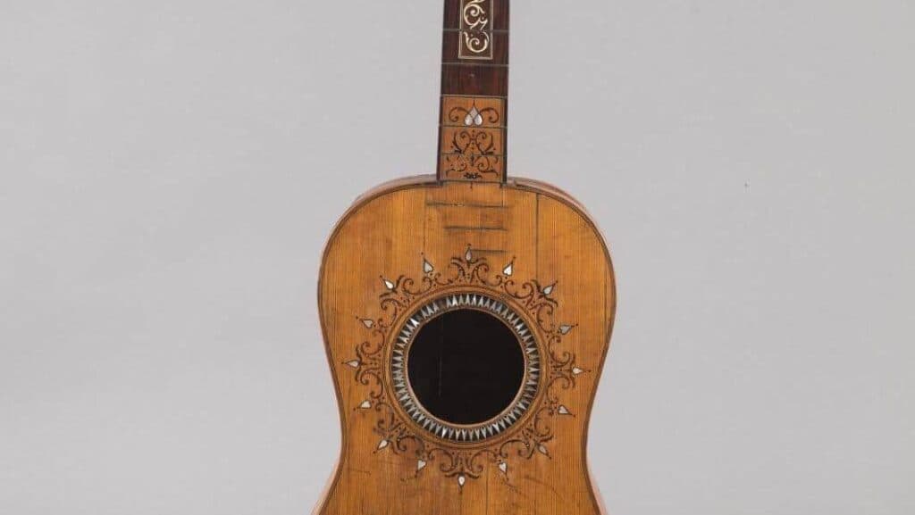 Guitarra antigua