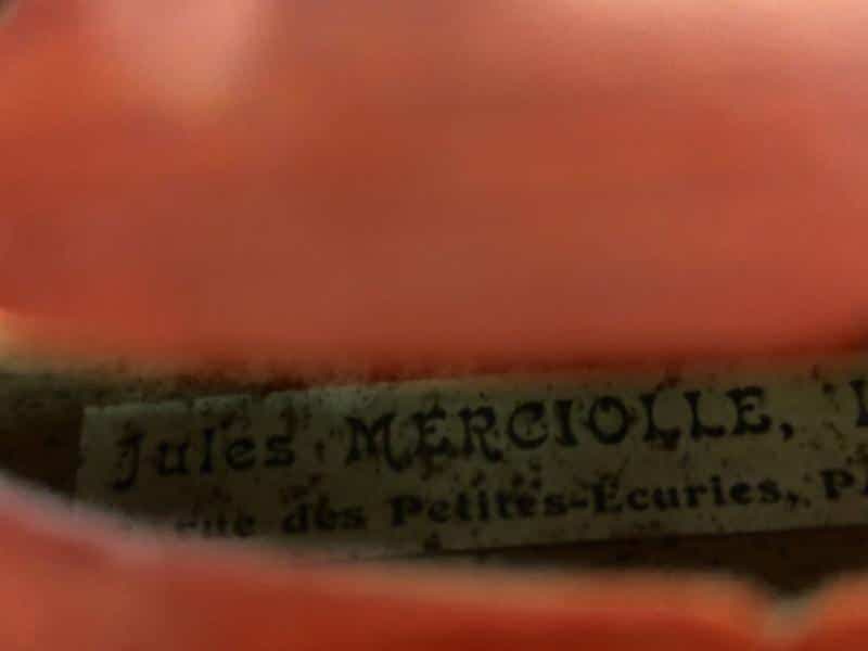 Tasación del valor de un violín de 36 cm firmado por Jules Merciolles