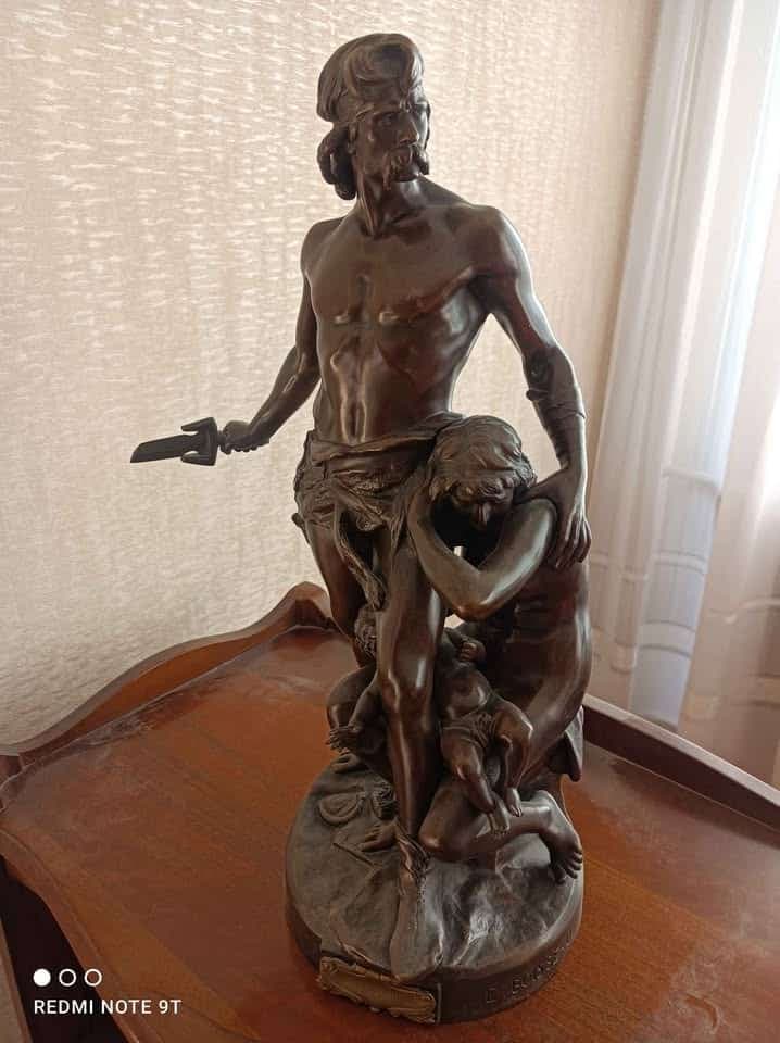 “Tasación del valor de la escultura ‘La defensa del hogar’ firmada por E. Boisseau”