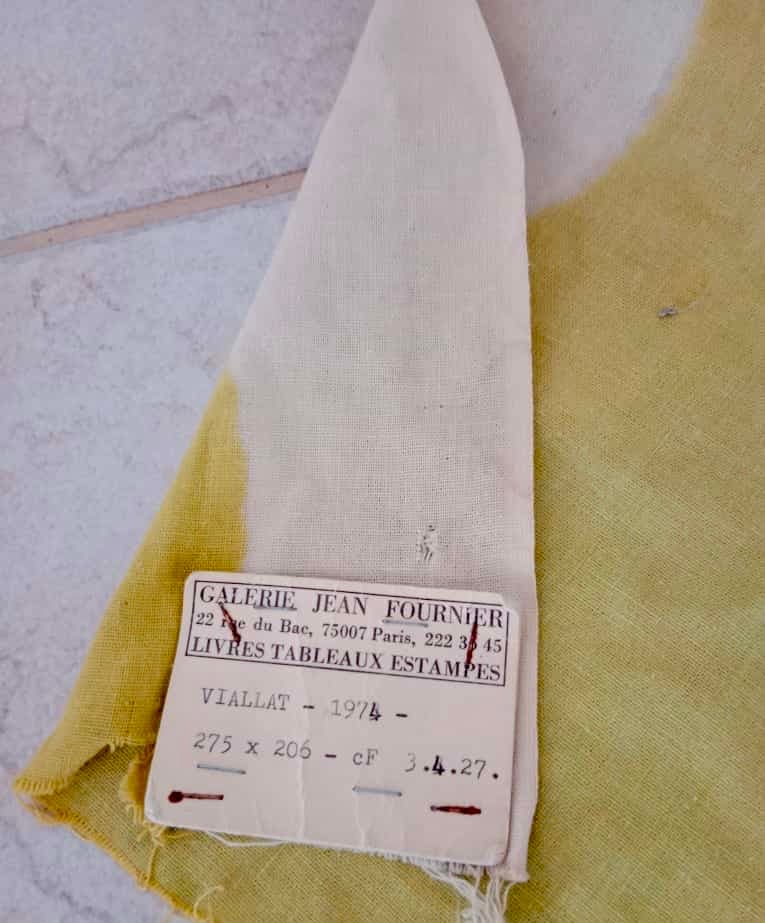 Tasación del valor de una tela única y auténtica de Claude Viallat en tejido pintado de dimensiones 275×206 cm datada en 1974