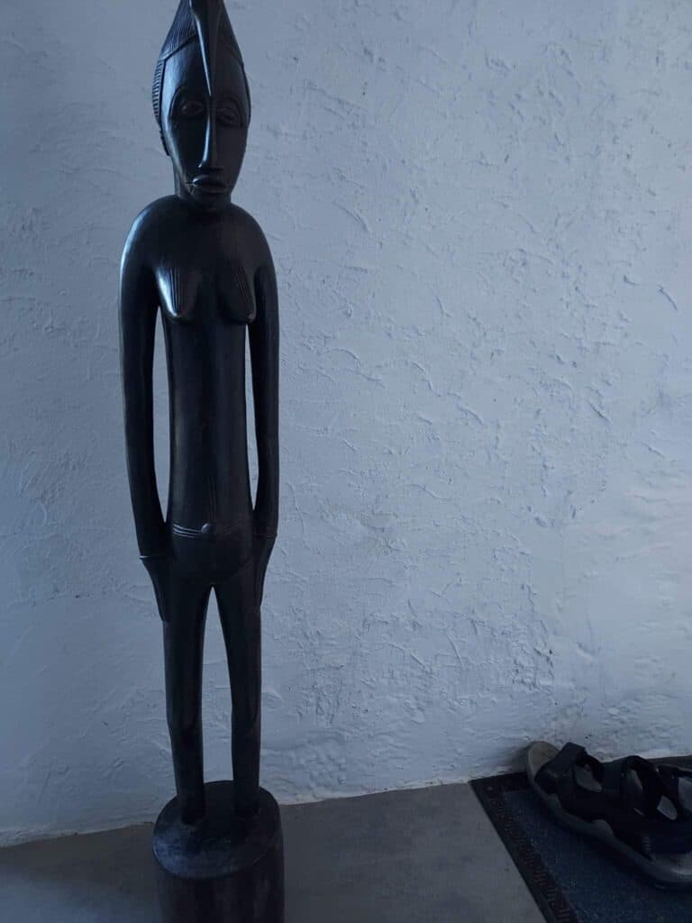 Tasación Estatua Africana de los años 1960-1970 de aproximadamente 1m.