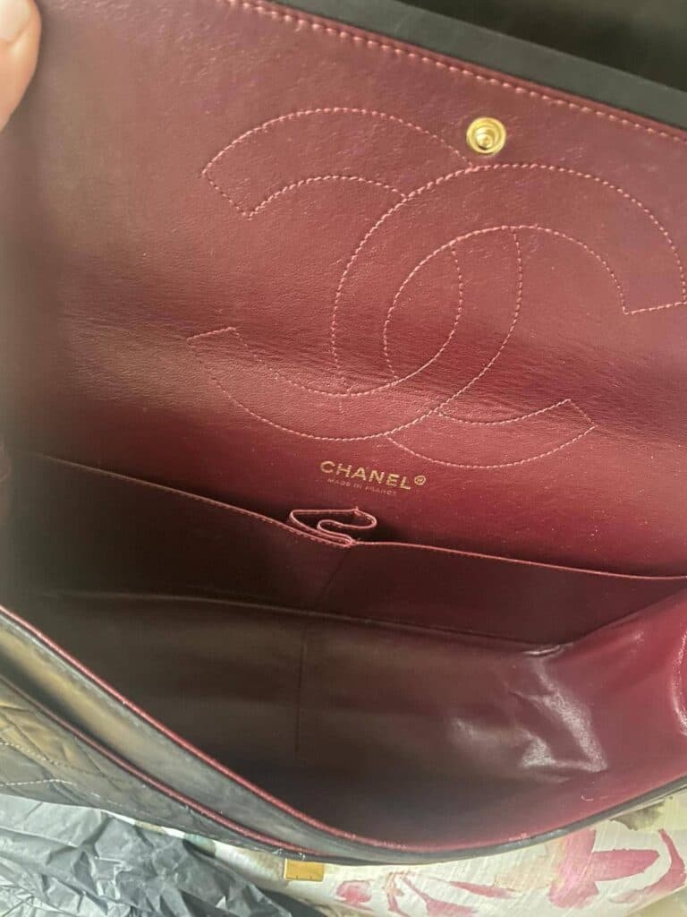 Tasación de Precio de un Bolso Chanel 2.55 Vintage en cuero negro