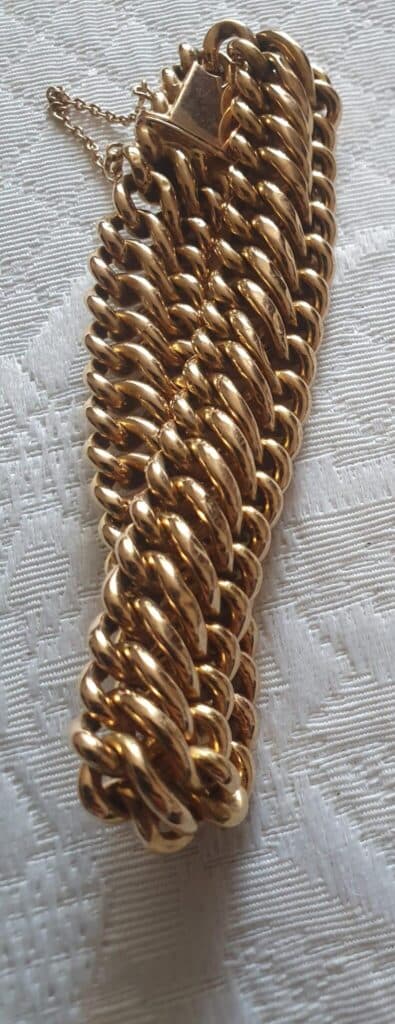 Tasación de un anillo de oro rosa de malla americana