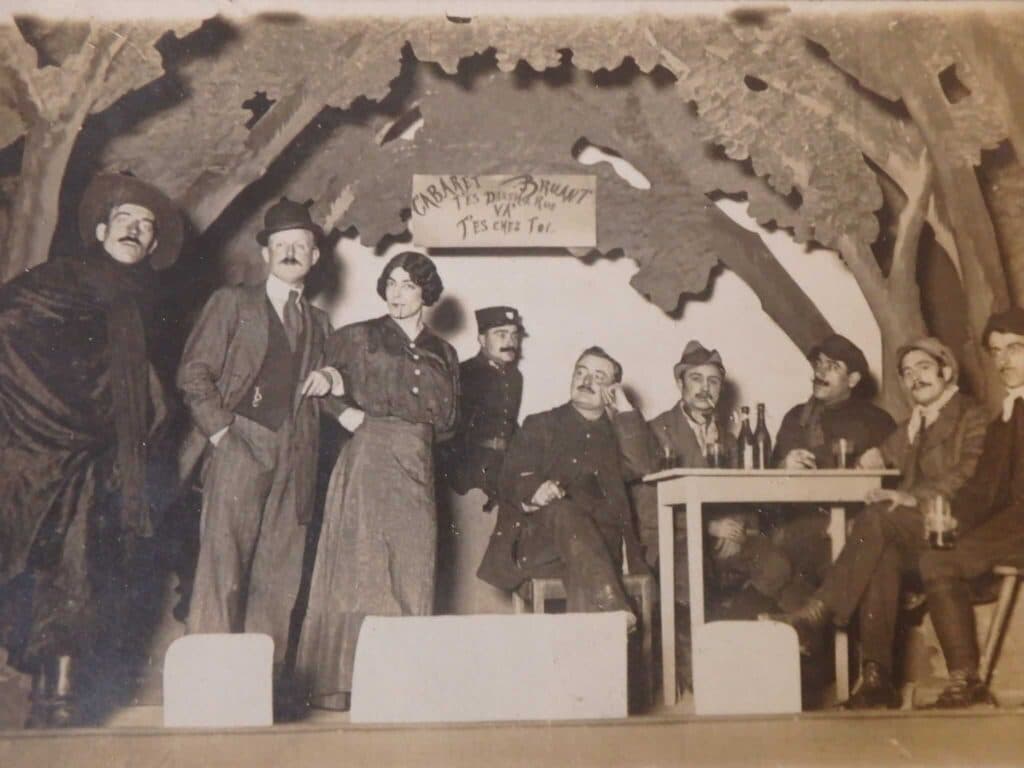 Foto de Aristide Bruant y su troupe en el Chat Noir – Buen estado, formato tarjeta postal