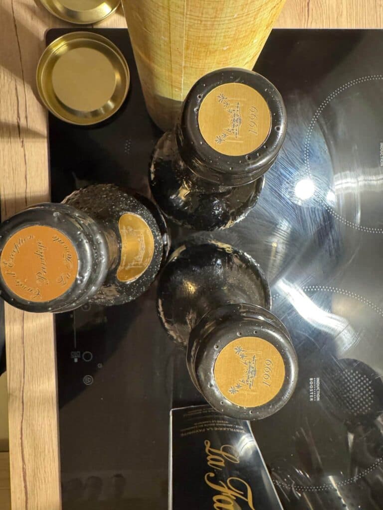 Tasación de precios para dos botellas de Ron La Flibuste de 1999 y una cuvée privilège de 2015