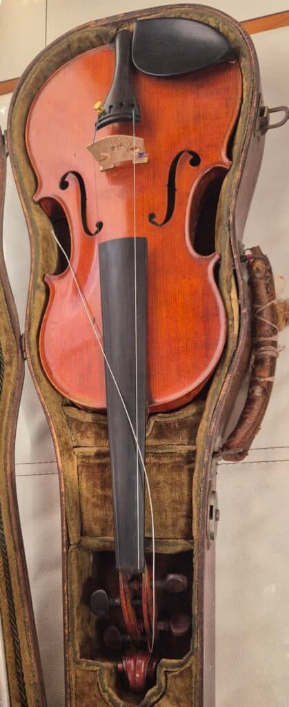 Tasación del valor de un violín firmado Chardon Père et Fils del año 1931 en buen estado general