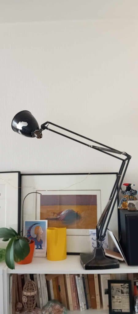Lámpara de arquitecto vintage firmada Hermes, diseño Anglepoise de los años 40-50 con pie de fundición y cuero