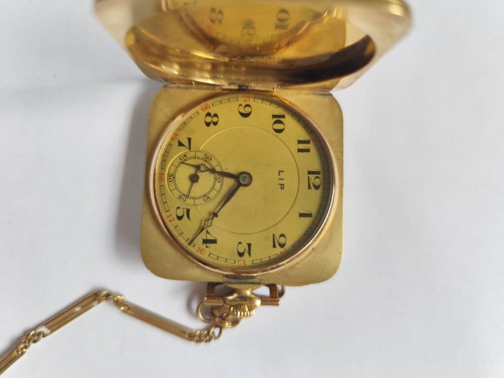 Tasación precisa de un reloj de bolsillo Lip monogramado, conservado en perfecto estado de funcionamiento